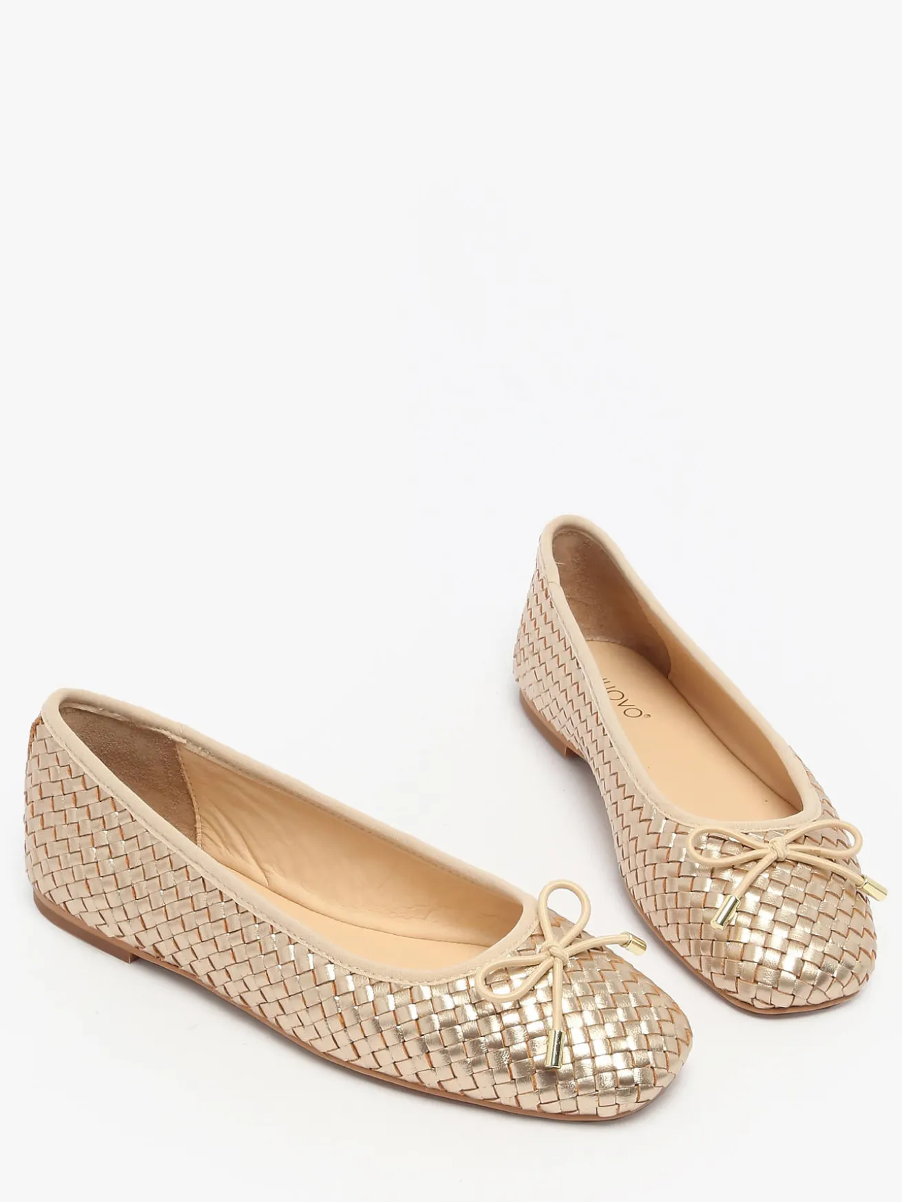 Ballerines en cuir INUOVO