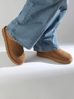 Boots Classic Ultra Mini Maxi Curly en cuir UGG