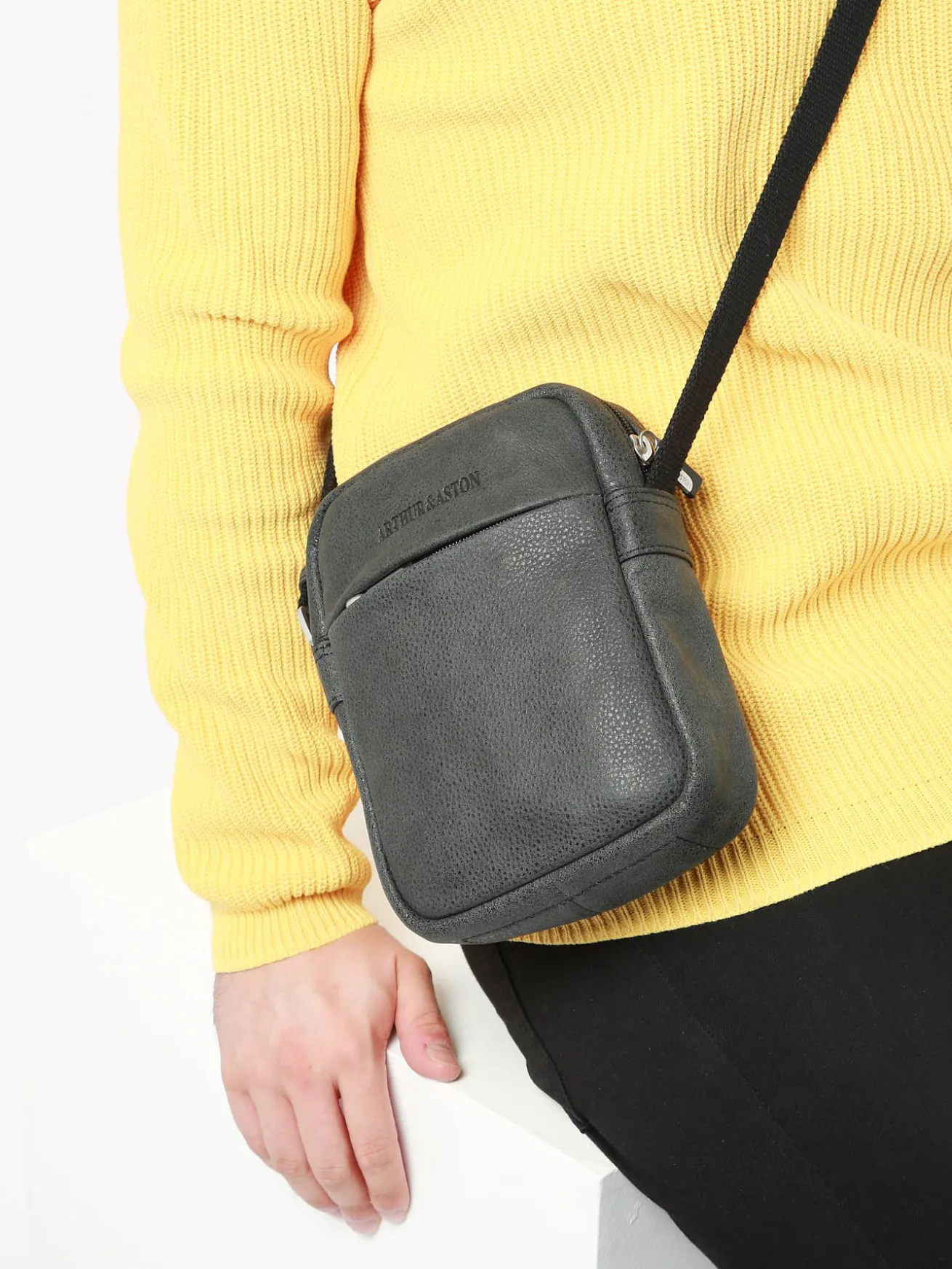 Sac bandoulière ARTHUR & ASTON