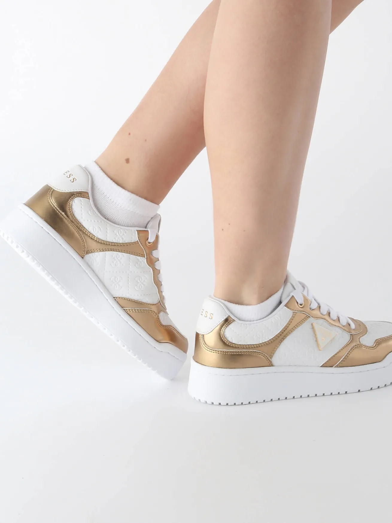 Sneakers Miram en cuir GUESS